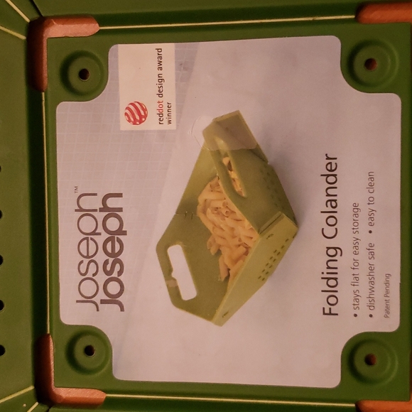 Joseph Joseph Folding Colander - Picture 2 of 4